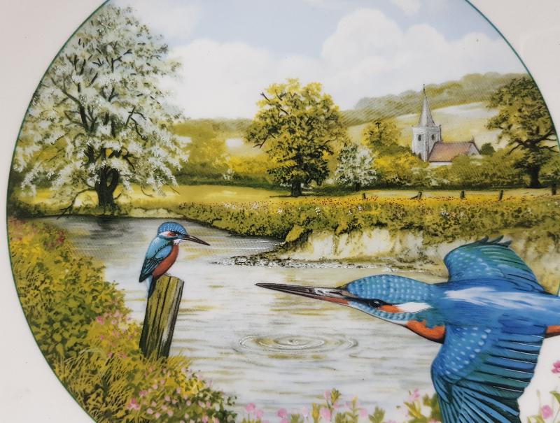 NEHİR VE KUŞ TEMALI KOLEKSİYONLUK PORSELEN TABAK