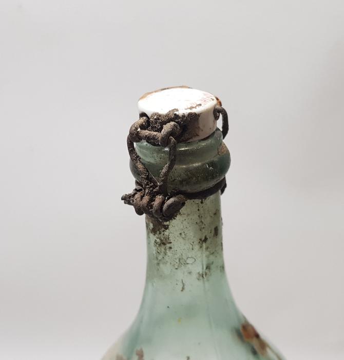 OSMANLI DÖNEMİ NEKTAR BİRASI KAPAKLI ŞİŞE