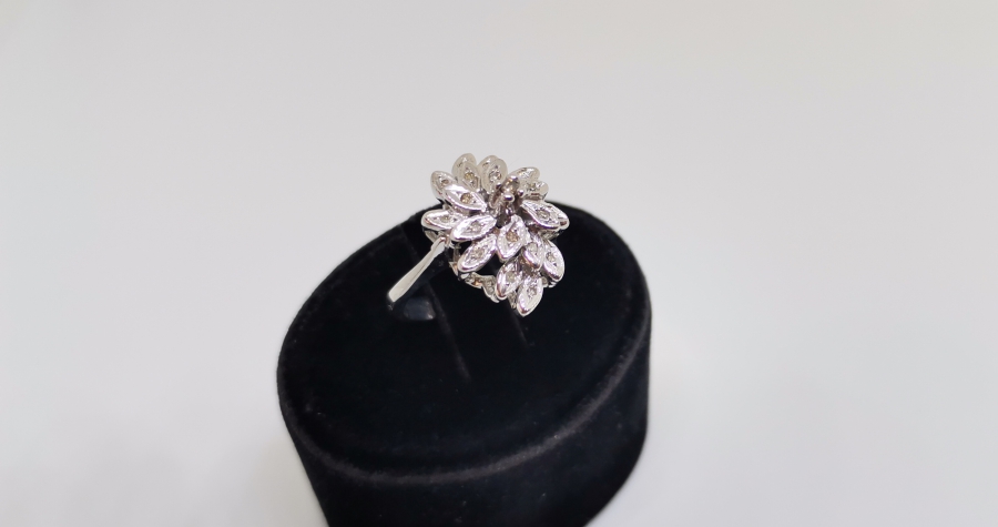 PIRLANTA TAŞLI SARMAŞIK MODEL YÜZÜK