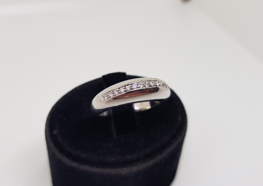 SONSUZ MODEL PIRLANTA TAŞLI YÜZÜK