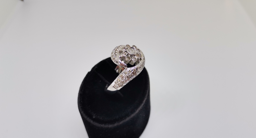 PIRLANTA TAŞLI SALYANGOZ MODELİ YÜZÜK