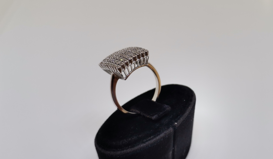 PIRLANTA TAŞLI HALI MODELİ YÜZÜK