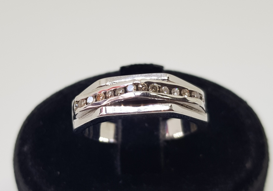 YARIM TAM TUR NAR MODELİ PIRLANTA TAŞLI YÜZÜK