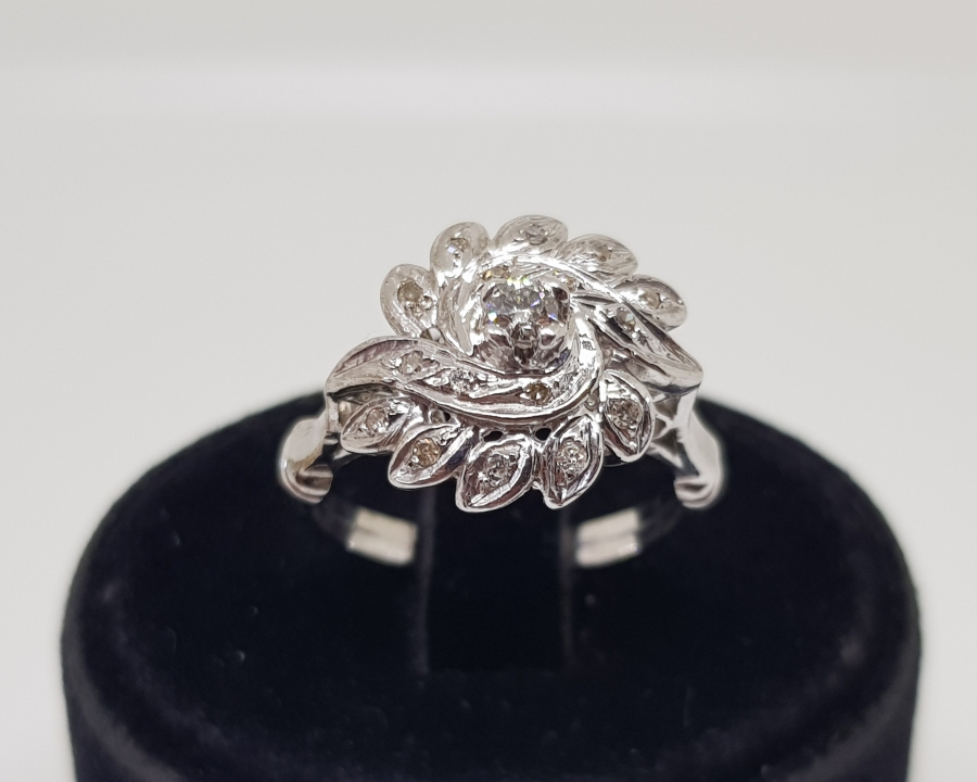 HAYAT AĞACI MODELİ PIRLANTA TAŞLI YÜZÜK