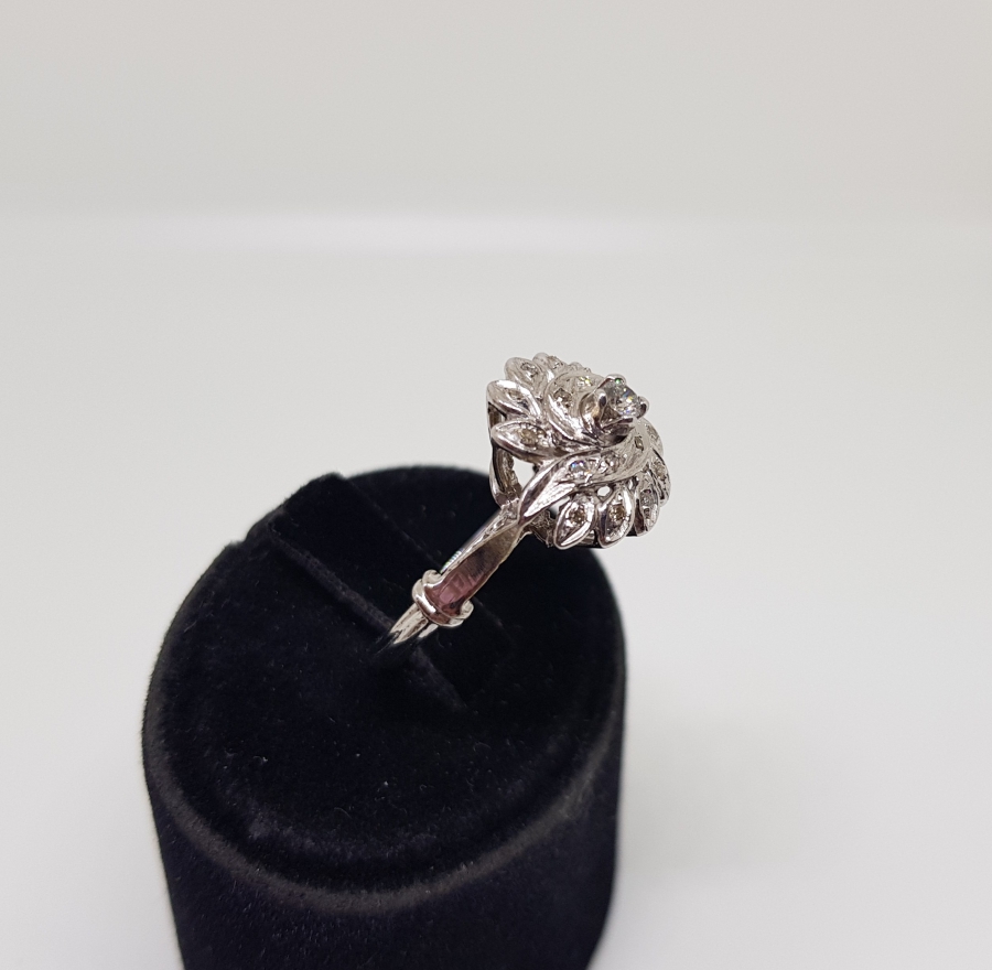 HAYAT AĞACI MODELİ PIRLANTA TAŞLI YÜZÜK