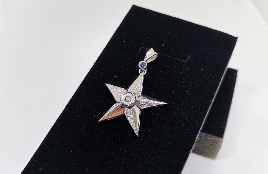 YILDIZ FORMUNDA YAPILMIŞ PIRLANTA TAŞLI KOLYE UCU