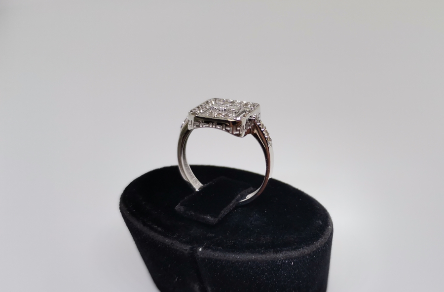 PIRLANTA TAŞLI BAGET YÜZÜK