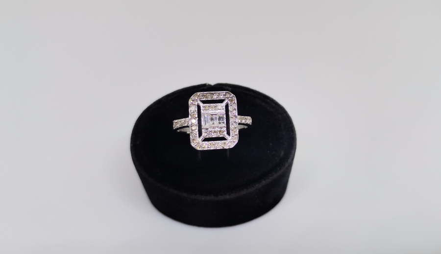 PIRLANTA TAŞLI BAGET YÜZÜK