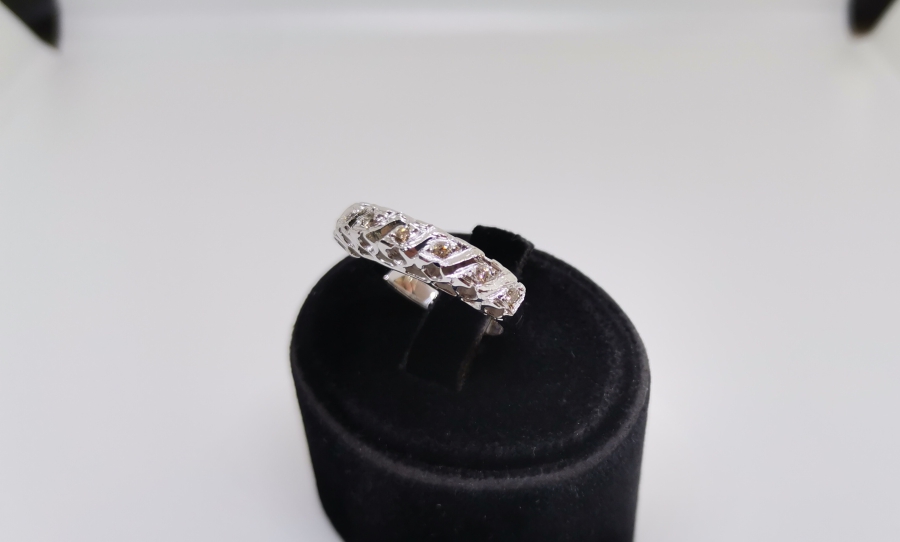 YEDİ TAŞLI PIRLANTA YÜZÜK