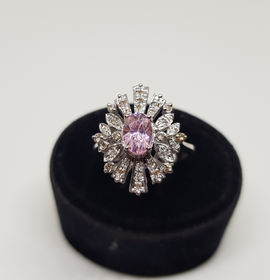 ROSE KUVARS VE PIRLANTA TAŞLI PIRLANTA YÜZÜK