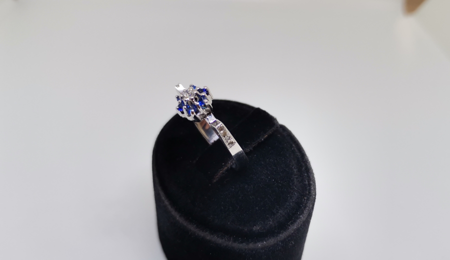 SAFİR VE PIRLANTA TAŞLI YILDIZ MODEL YÜZÜK