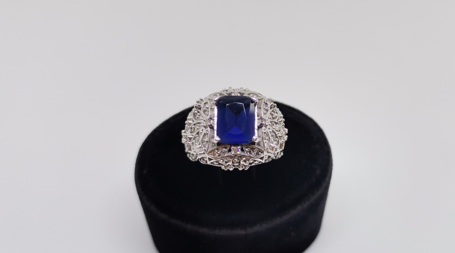 SAFİR VE PIRLANTA TAŞLI HÜRREM MODEL YÜZÜK