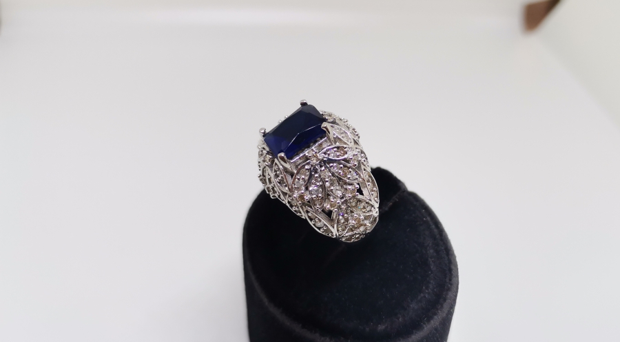 SAFİR VE PIRLANTA TAŞLI HÜRREM MODEL YÜZÜK