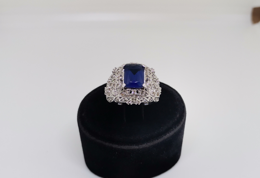 SAFİR VE PIRLANTA TAŞLI HÜRREM MODEL YÜZÜK