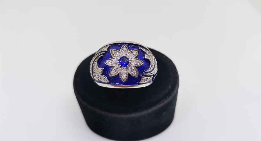 MİNE İŞÇİLİKLİ VE PIRLANTA TAŞLI YÜZÜK