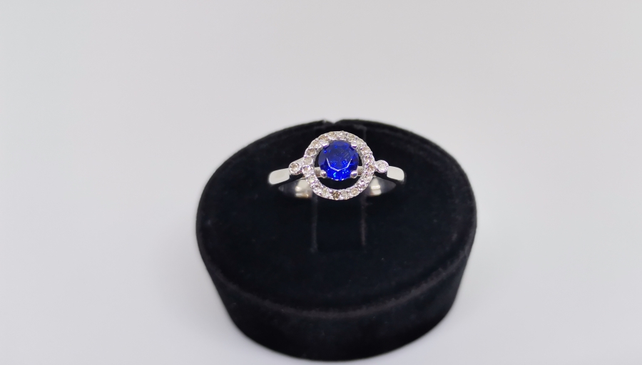 SAFİR VE PIRLANTA TAŞLI OVAL MODEL YÜZÜK