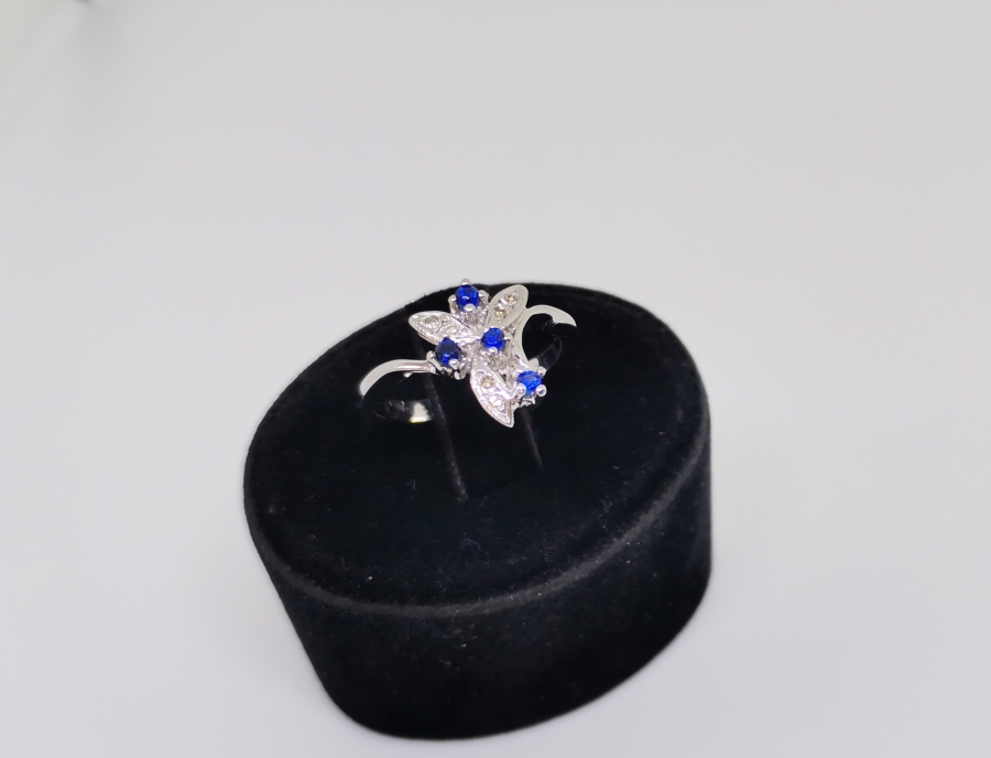 SAFİR VE PIRLANTA TAŞLI DANA BURNU MODELİ YÜZÜK