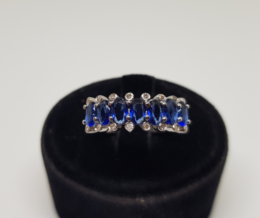 PIRLANTA VE SAFİR TAŞLI YEDİTAŞ MODELİ YÜZÜK