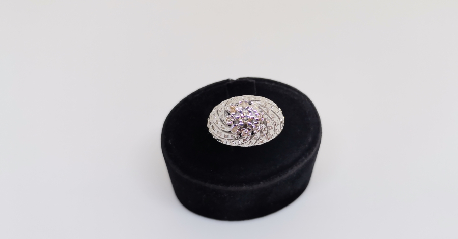 SONSUZLUK MODELİ BÜYÜK BOY PIRLANTA TAŞLI YÜZÜK