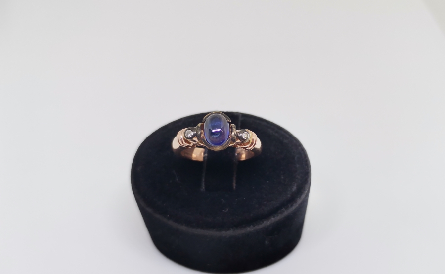 PIRLANTA VE DÜZ KESİM SAFİR TAŞLI TEKTAŞ MODEL YÜZÜK