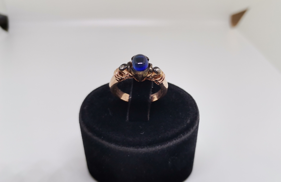 PIRLANTA VE DÜZ KESİM SAFİR TAŞLI TEKTAŞ MODEL YÜZÜK