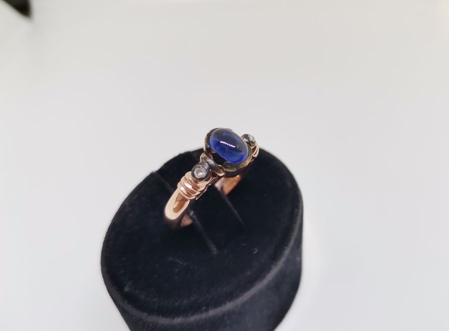 PIRLANTA VE DÜZ KESİM SAFİR TAŞLI TEKTAŞ MODEL YÜZÜK