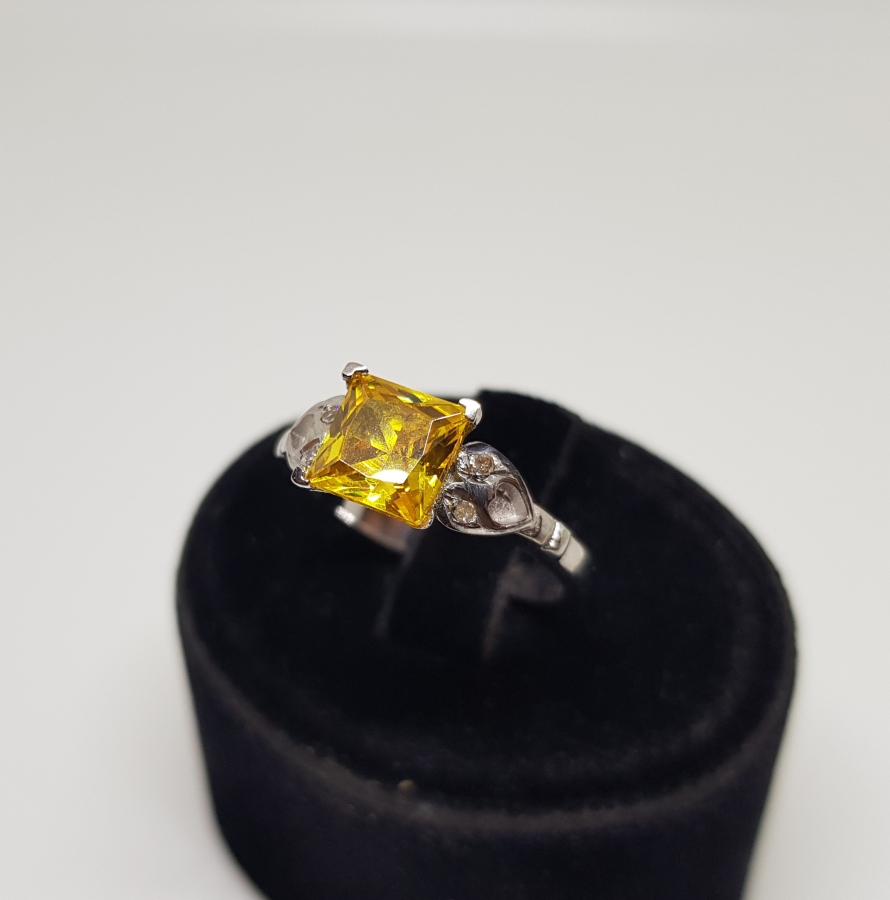 KARE MODEL PIRLANTA VE SİTRİN TAŞLI YÜZÜK