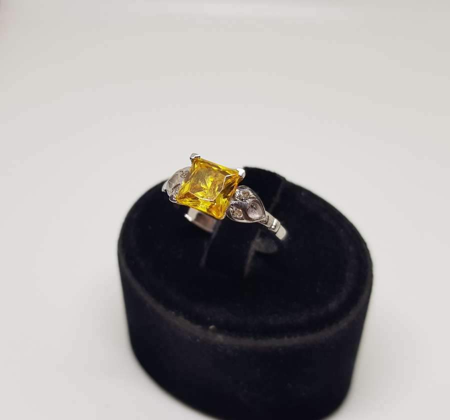 KARE MODEL PIRLANTA VE SİTRİN TAŞLI YÜZÜK