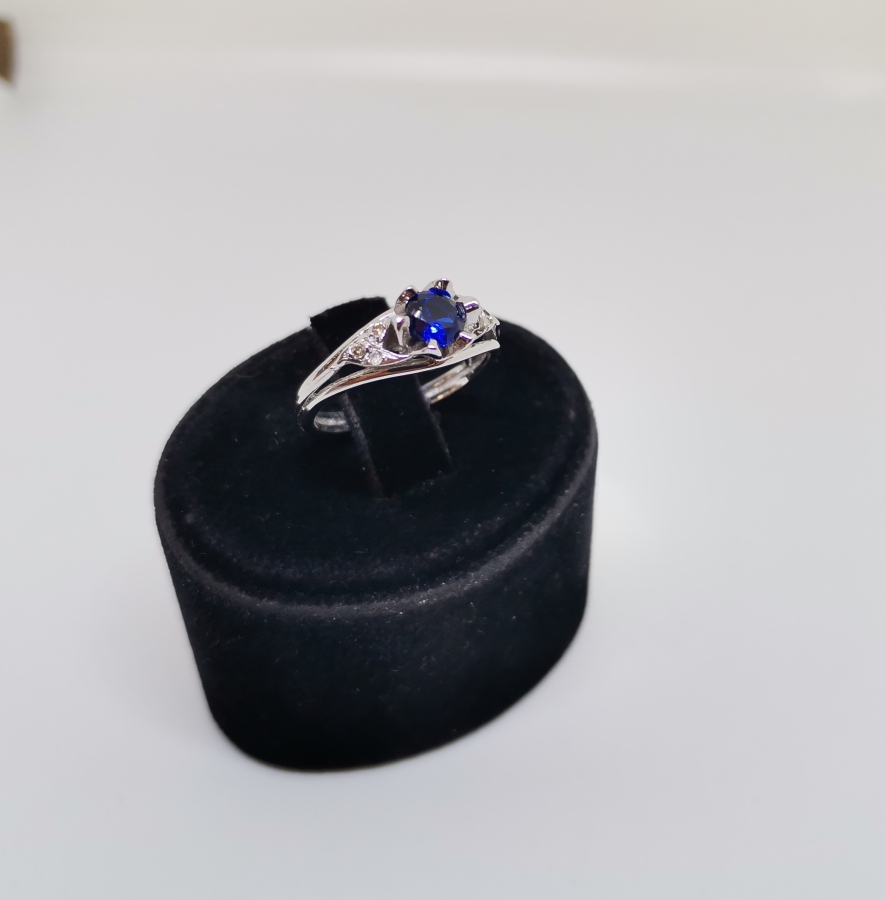 SAFİR VE PIRLANTA TAŞLI ÇİÇEK MODELİ YÜZÜK