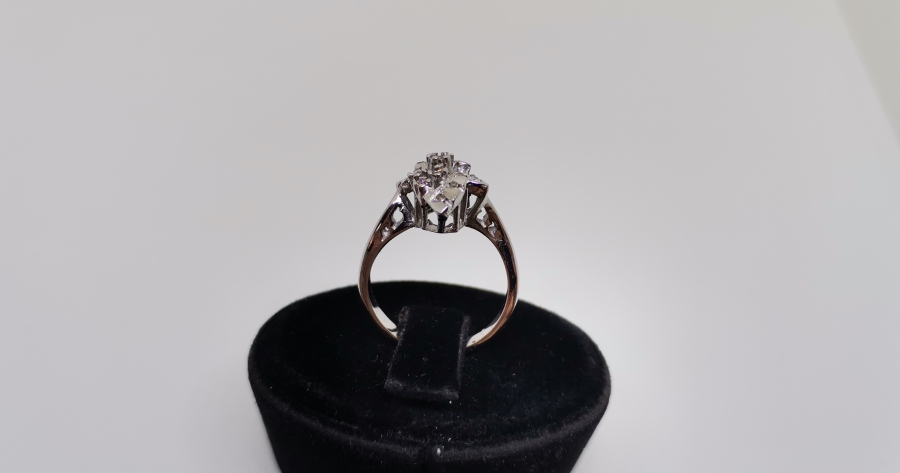 DALGALI MEKİK MODEL PIRLANTA TAŞLI YÜZÜK