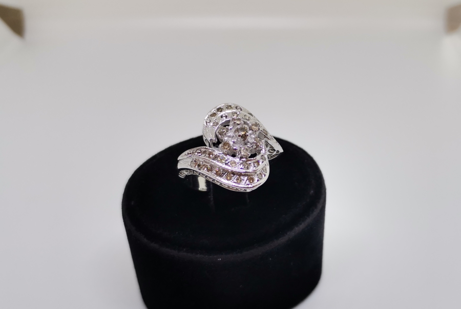 BÜYÜK SALYANGOZ MODEL PIRLANTA YÜZÜK