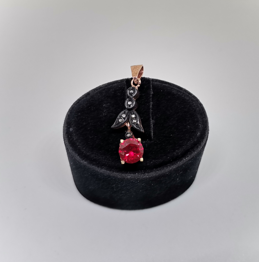 GARNET VE ELMAS TAŞLI DALLI KOLYE UCU