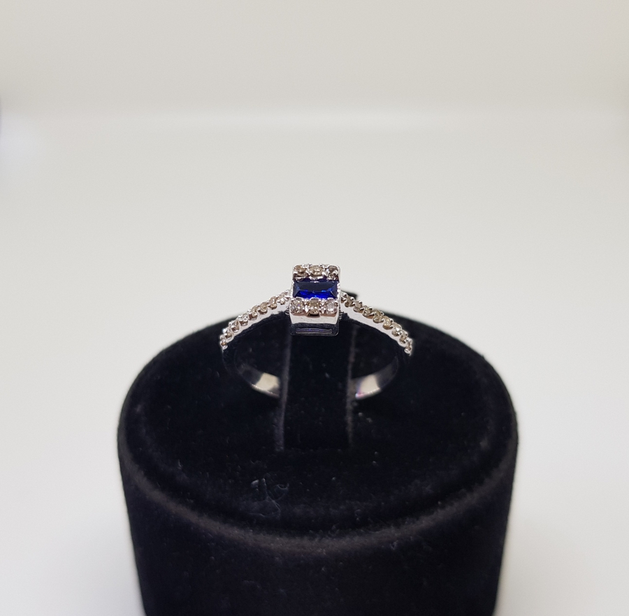 PIRLANTA VE SAFİR TAŞLI MİNİ BAGET MODEL YÜZÜK