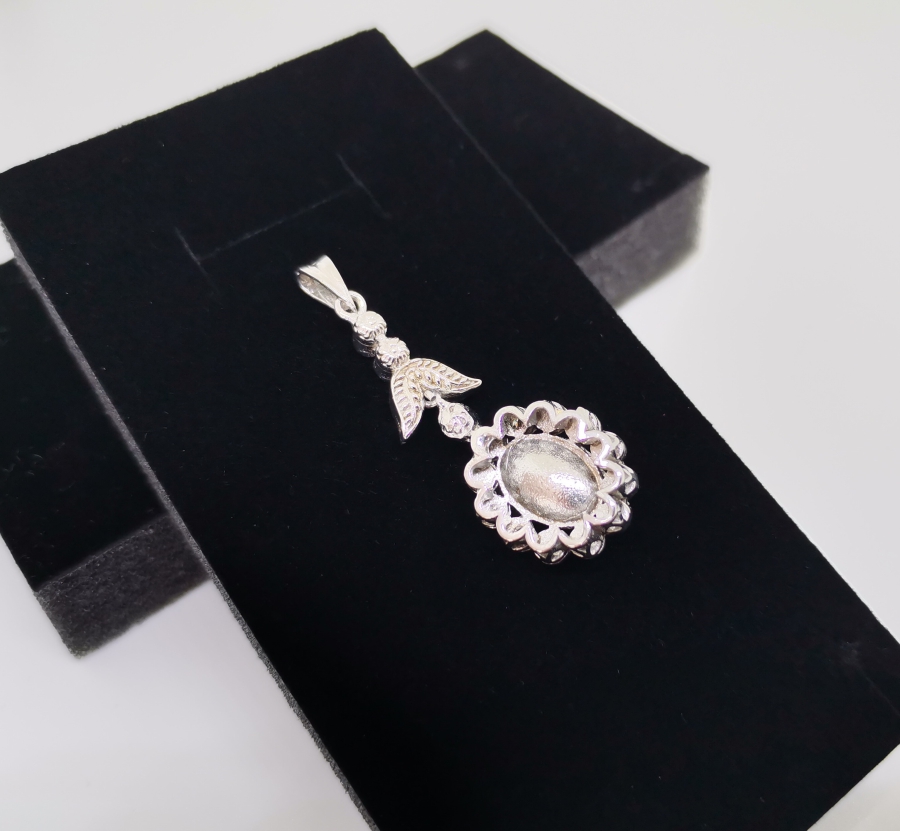 YAKUT VE PIRLANTA TAŞLI ZİNCİR MODEL KOLYE UCU