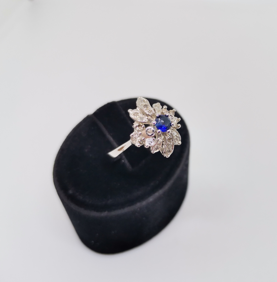 DAĞINIK DAL MODELİ SAFİR VE PIRLANTA TAŞLI YÜZÜK