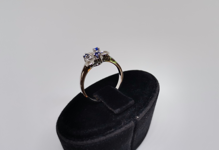 AİLE TASFİRLİ SAFİR VE PIRLANTA TAŞLI YÜZÜK