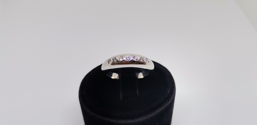 YEDİTAŞLI PIRLANTA YÜZÜK