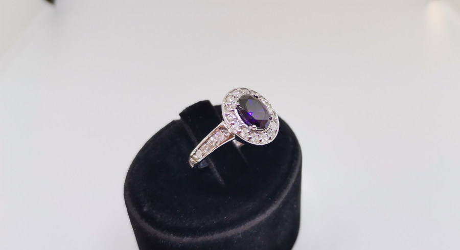 AMETİS VE PIRLANTA TAŞLI OVAL YÜZÜK