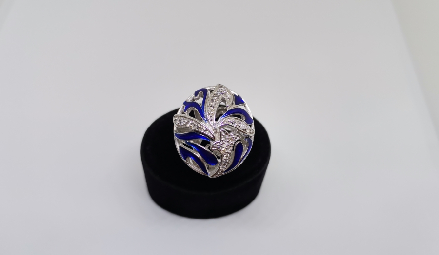 ZAMBAK ÇİÇEĞİ MODELİ MİNE İŞÇİLİKLİ PIRLANTA YÜZÜK