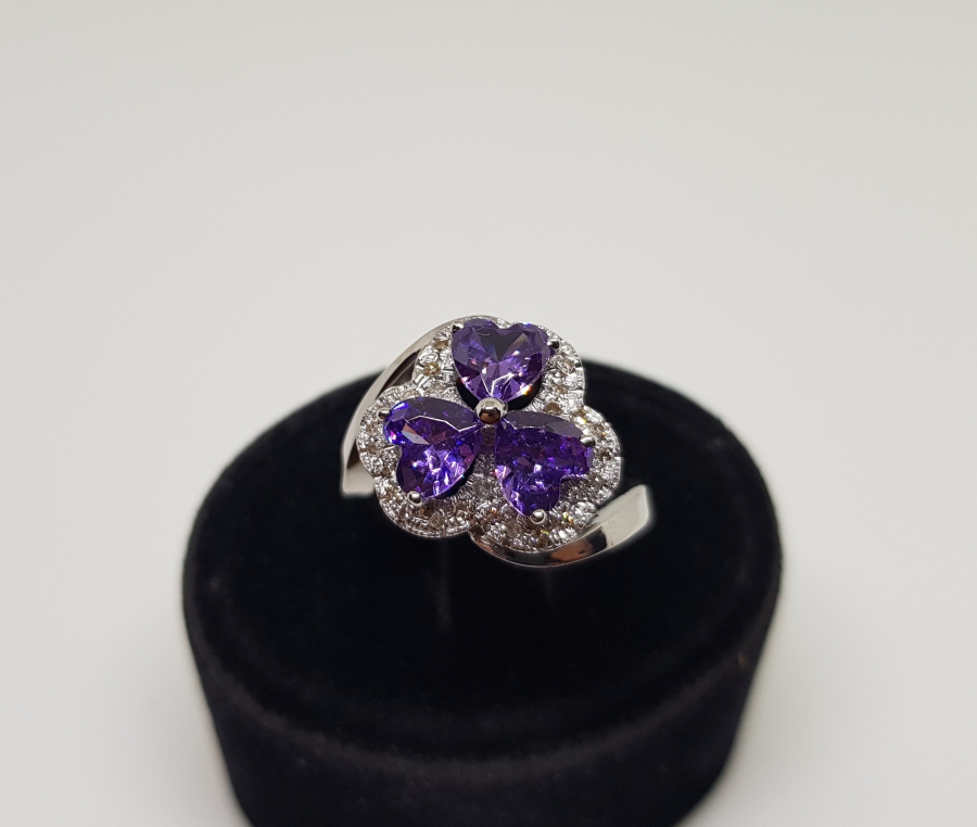 ÜÇ KALPLİ MODEL PIRLANTA VE AMETİST TAŞLI YÜZÜK