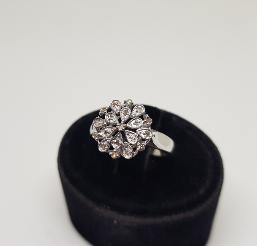 YAPRAKLI MODEL PIRLANTA TAŞLI YÜZÜK