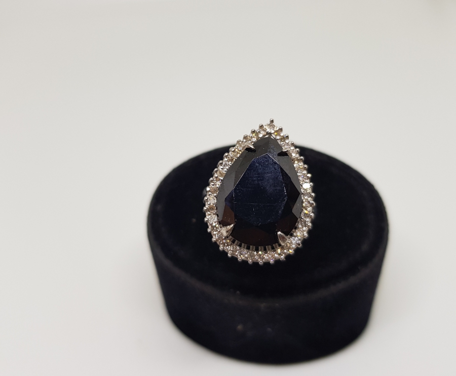 DAMLA MODEL SİYAH SAFİR VE PIRLANTA TAŞLI YÜZÜK