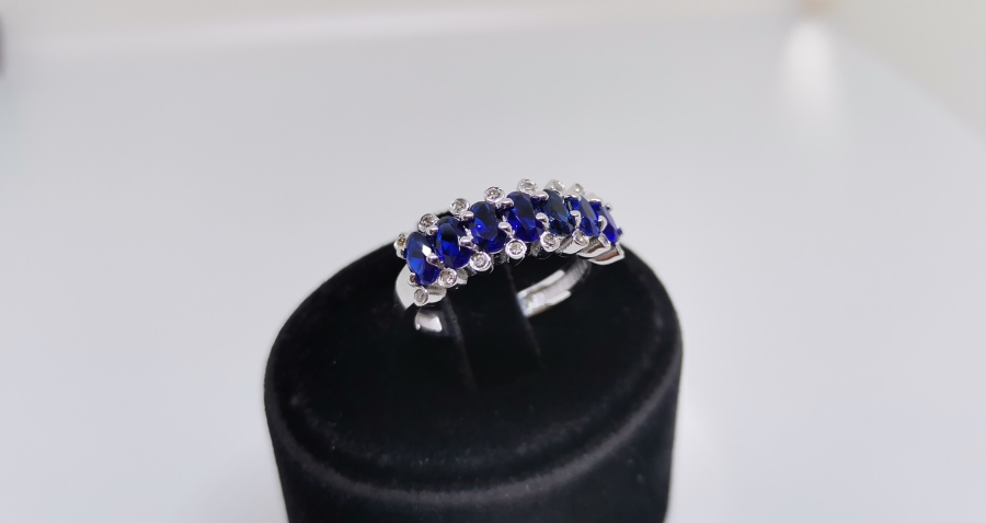 SAFİR VE PILANTA TAŞLI YARIM TAMTUR MODELİ YÜZÜK