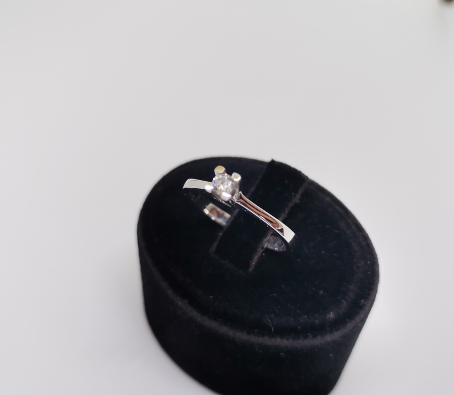 TEK TAŞ MODELİ PIRLANTA YÜZÜK