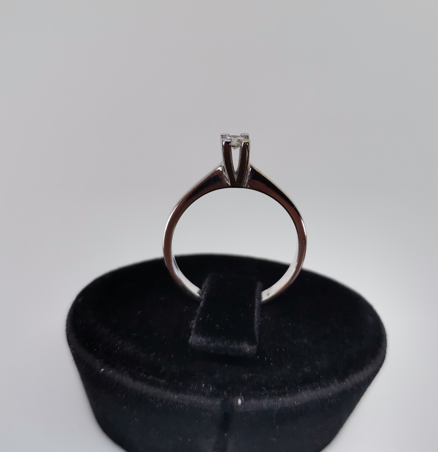 TEK TAŞ MODELİ PIRLANTA YÜZÜK