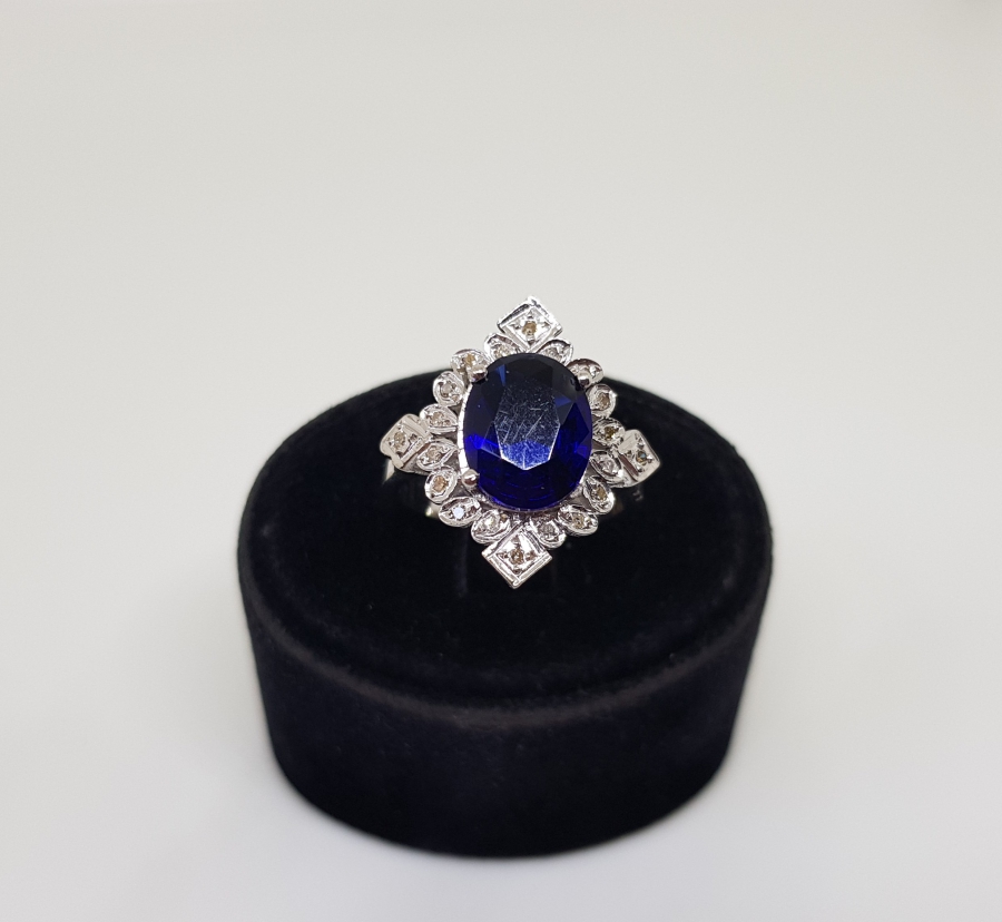 SAFİR VE PIRLANTA TAŞLI GEOMETRİK MODEL YÜZÜK