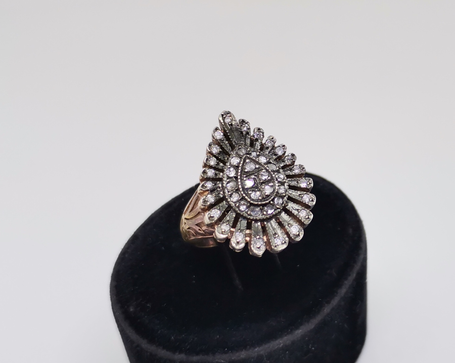 SIRALI DAMLA MODEL ELMAS TAŞLI YÜZÜK