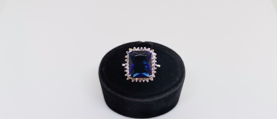 SAFİR VE PIRLANTA TAŞLI BÜYÜK BOY BAGET YÜZÜK