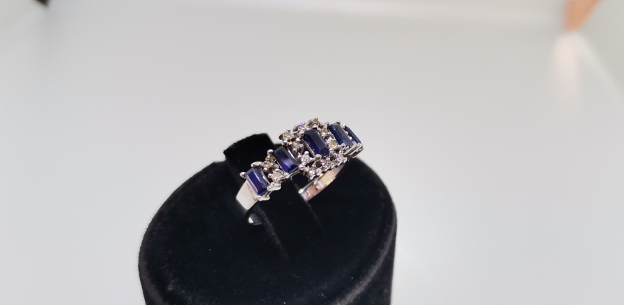 SAFİR VE PIRLANTA TAŞLI YARIM TAMTUR YÜZÜK