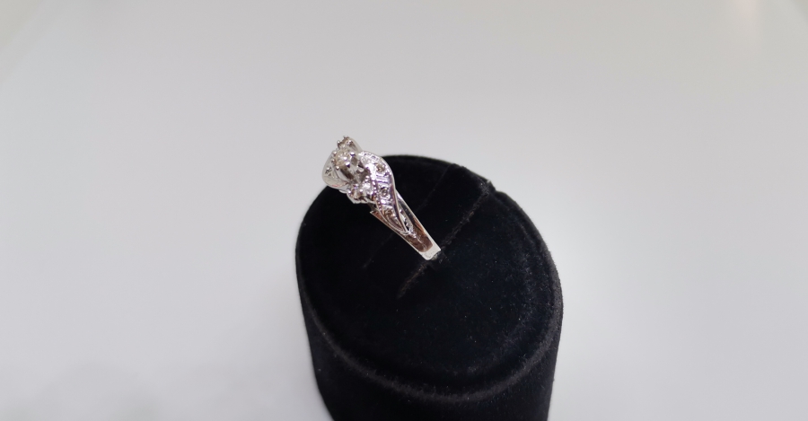 SALYANGOZ MODEL PIRLANTA TAŞLI YÜZÜK